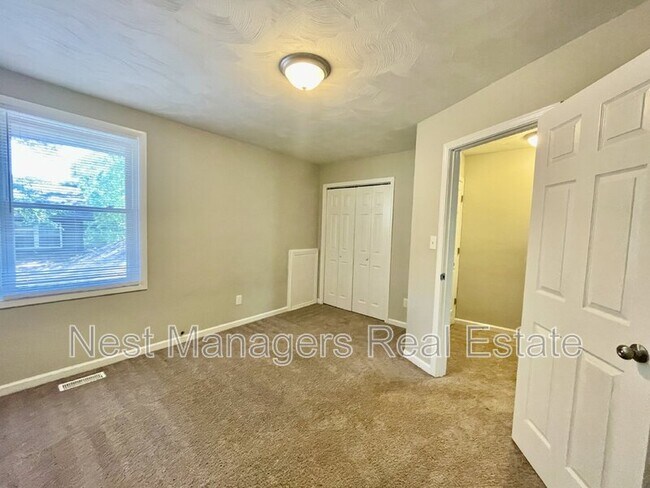 Building Photo - 820A Anarine Rd