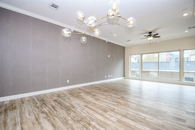 Building Photo - 710 Stanford St