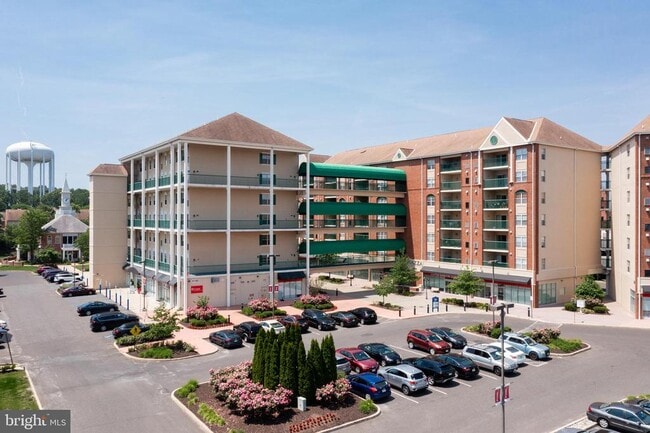 Building Photo - 6070 Main St