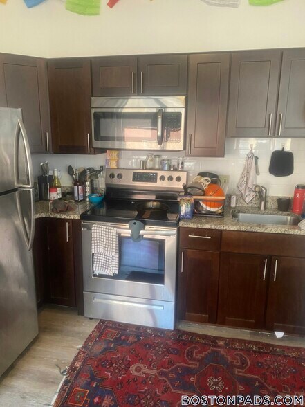 Building Photo - 81 Essex St