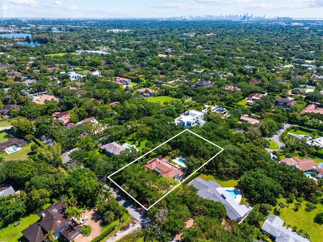 Building Photo - 6905 SW 75th Ave