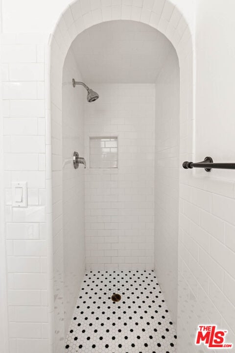 Building Photo - 6620 W 6th St