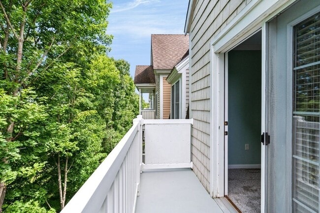 Building Photo - 6 Woodman Way