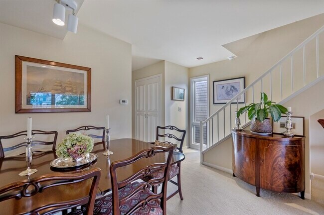 Building Photo - 9 Skinners Path