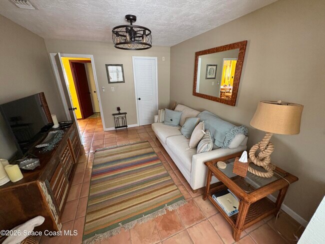 Building Photo - 418 Beach Park Ln