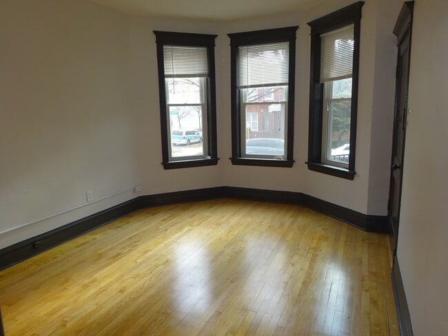 Building Photo - 2602 W 22nd Pl