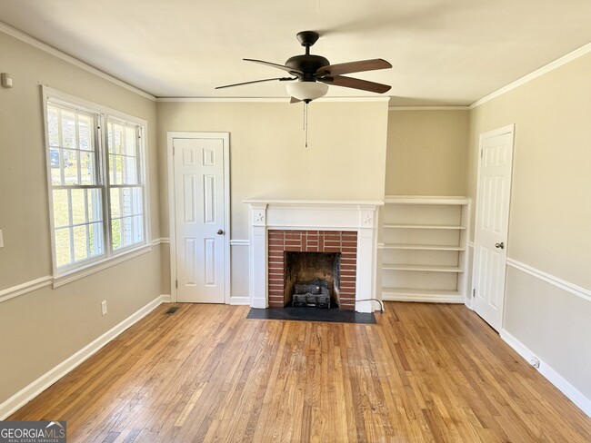 Building Photo - 214 Beechwood Cir