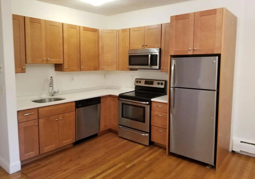 Primary Photo - 39 E Springfield St