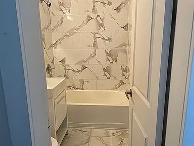 Building Photo - Charming 1BR Condo in Brooklyn