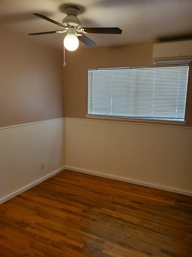 Building Photo - 1605 Valerie Way