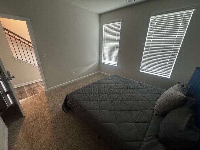 Building Photo - Room in Townhome on Chestnut Trce