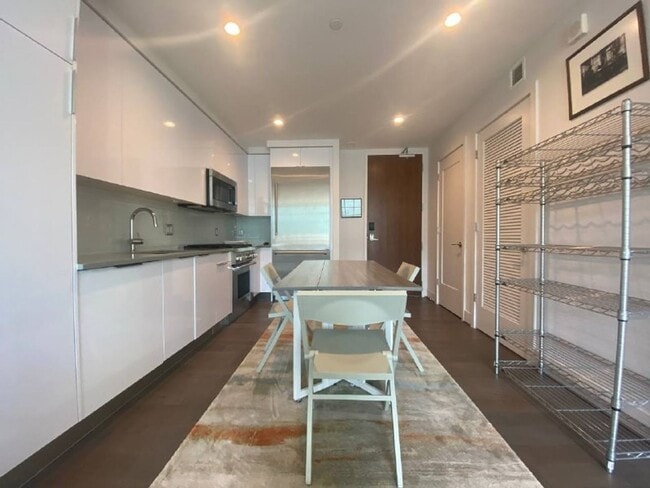 Building Photo - FURNISHED OR UNFURNISHED! One of the Most Desirable Locations On the Wharf!  1 Bed at the VIO! Av...