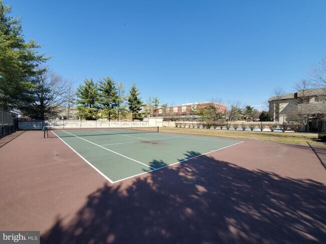 Building Photo - 6050 California Cir