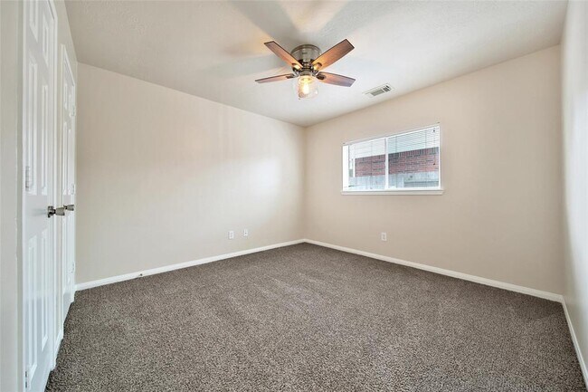 Building Photo - 14622 Palos Park Dr