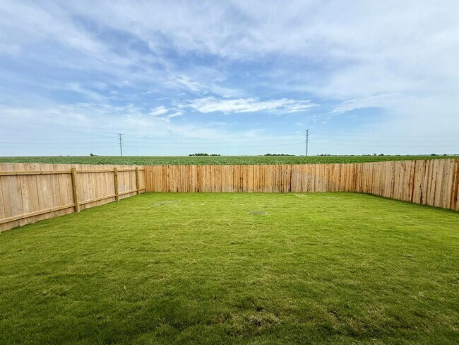 Building Photo - 106 Camargue Dr