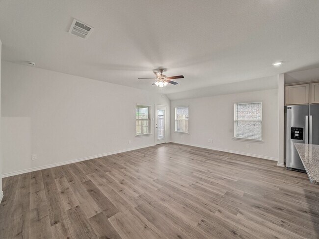 Building Photo - 9733 Tinsley St