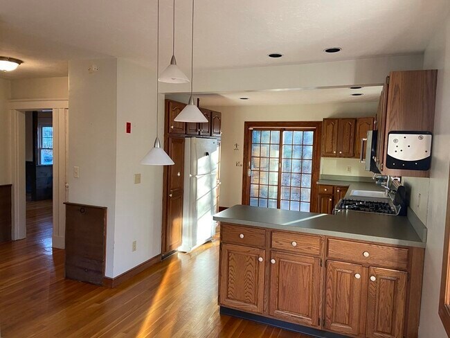 Building Photo - 751 Central Ave