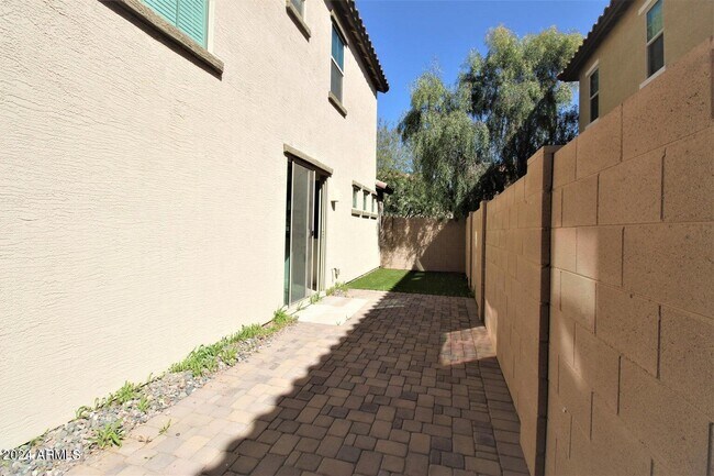 Building Photo - 3173 S Magnolia Ln