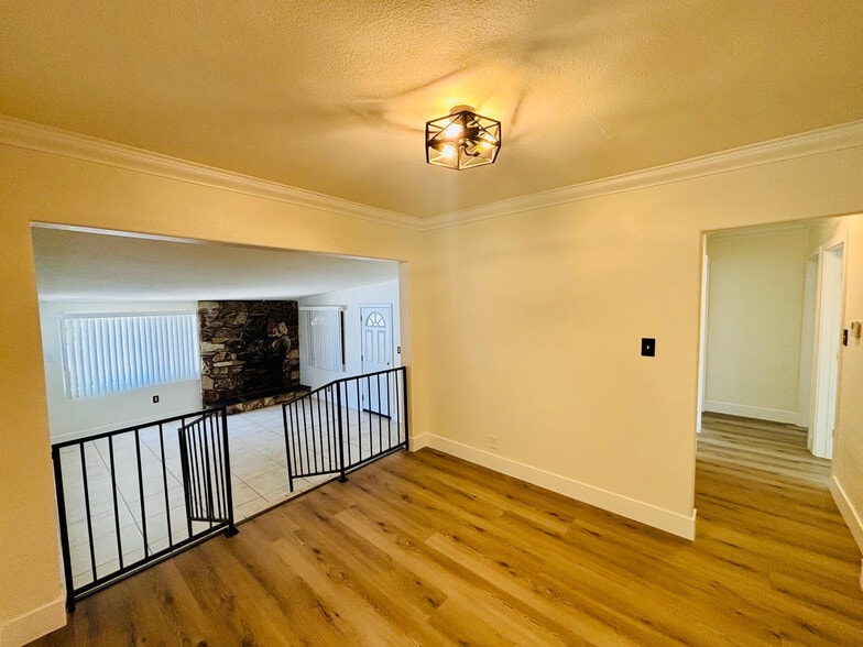 Building Photo - 6533 Balcom Ave