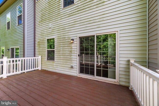 Building Photo - 2720 Fredericksburg Rd