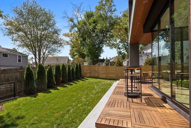 Building Photo - 90 Auburndale Ave