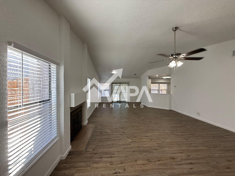 Building Photo - 1211 Tinson