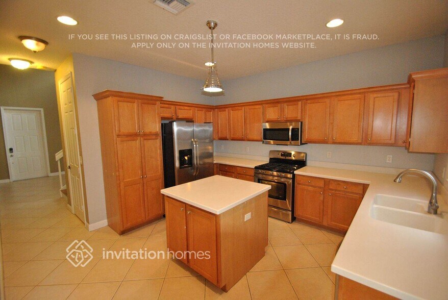 Building Photo - 633 Moondancer Ct