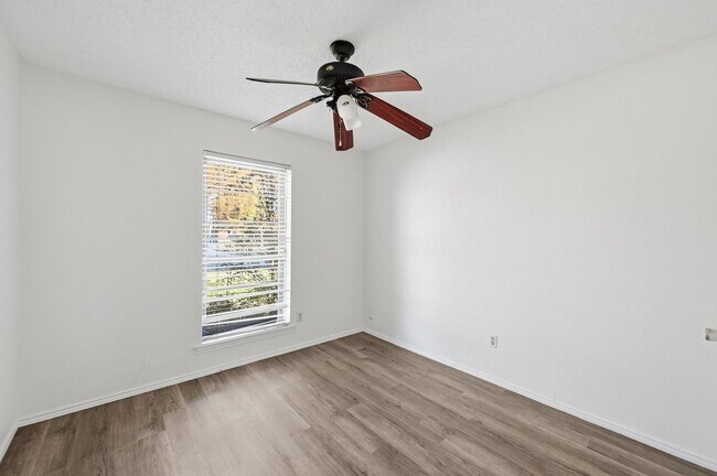 Building Photo - Charming 3-bedroom, 2-bathroom home in Glenn Heights, TX