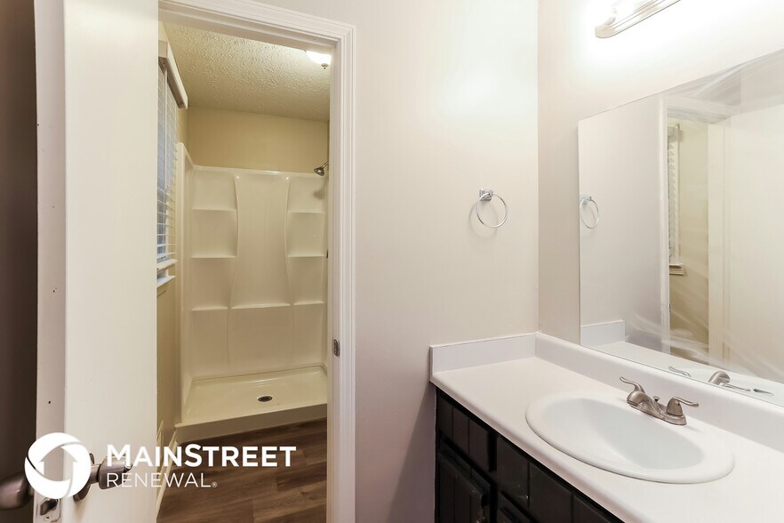 Building Photo - 4669 Ridge Dr