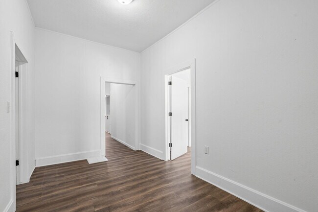 Building Photo - 813 S Jefferson Ave