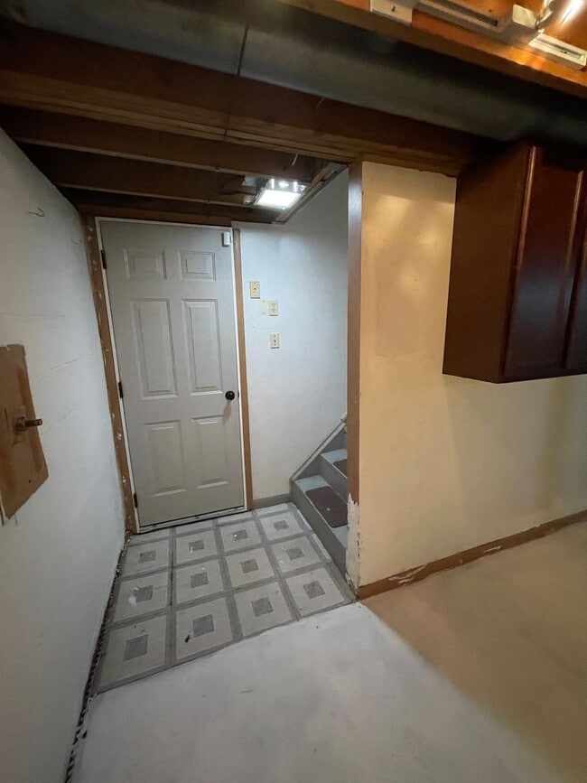 Building Photo - 120 Scottsdale Dr