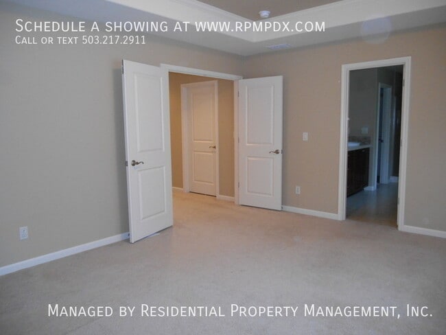 Building Photo - 6984 NW 167th Ave