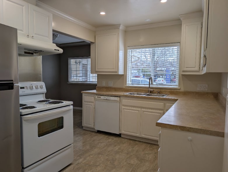 Building Photo - 3825 Union St