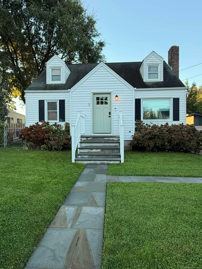 Primary Photo - 3 Baxter Dr
