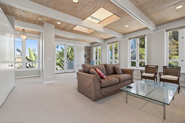 Building Photo - 5432 Rincon Beach Park Dr
