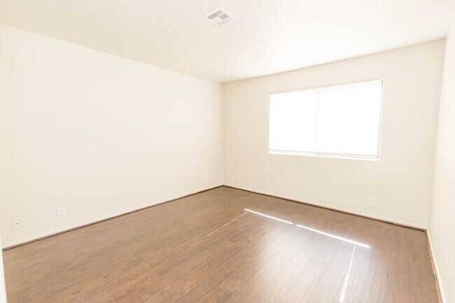 Building Photo - Now Available for Rent 2 Bedroom at Vizcaya