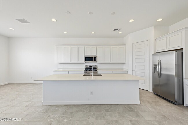 Building Photo - 9654 W Mitchell Dr