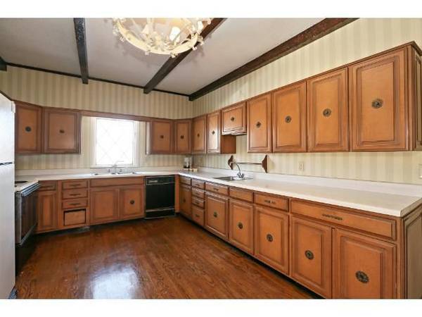 Building Photo - 3550 France Ave S