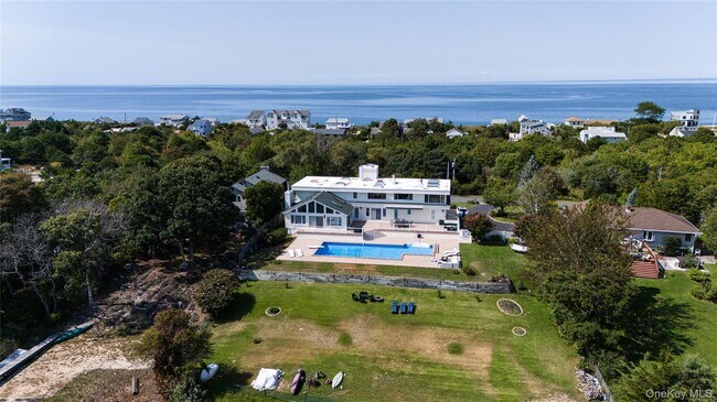 Building Photo - 1205 Lake Dr