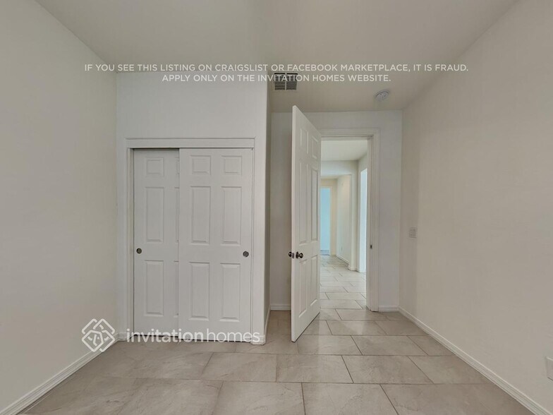 Building Photo - 18607 W Reade Ave