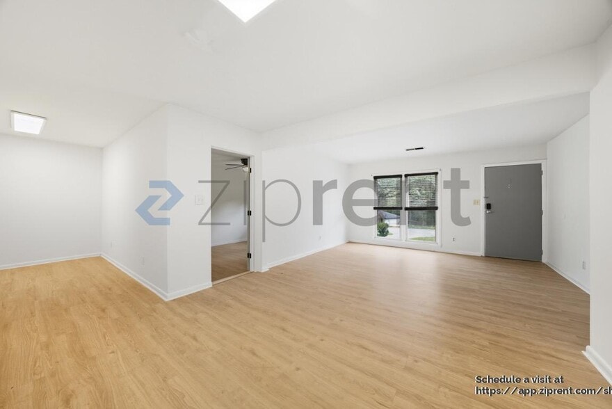 Building Photo - 7064 Eunice Dr