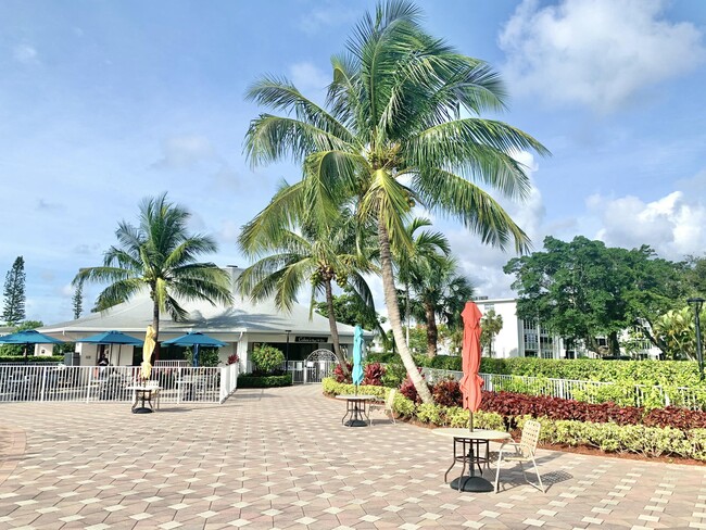 Building Photo - 3 Ventnor Dr