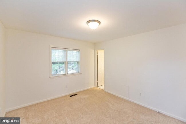 Building Photo - 4856 Bradley Blvd