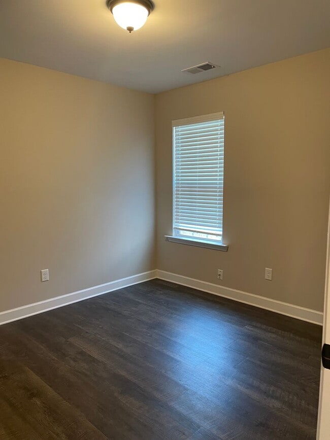 Building Photo - 3383 Oodie Ln
