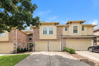 Building Photo - 9853 Fleetwood Dr