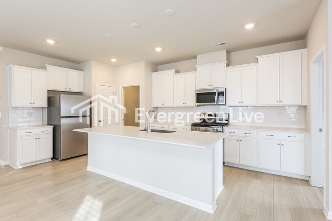 Building Photo - now