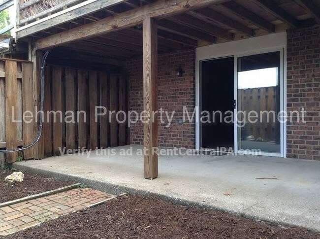 Building Photo - 836 Allenview Dr