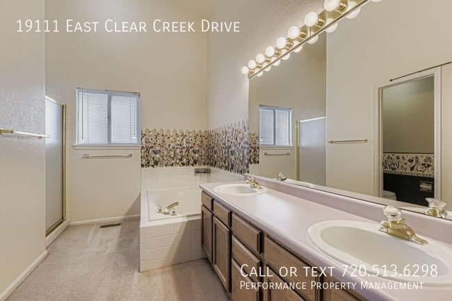 Building Photo - 19111 E Clear Creek Dr