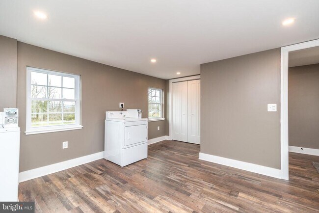 Building Photo - 4844 Old Easton Rd