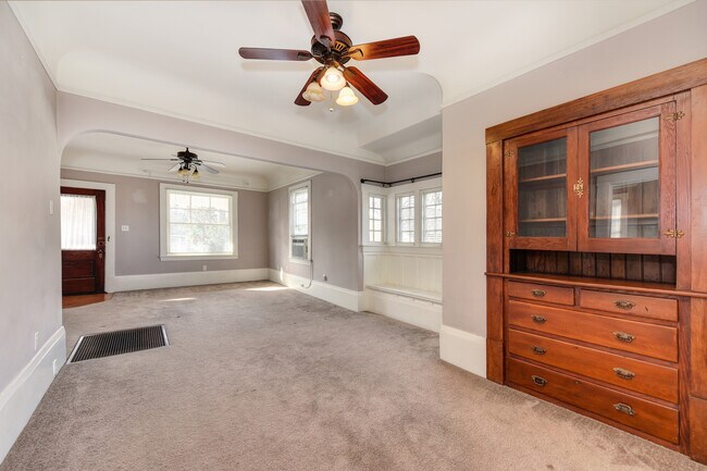 Building Photo - 3837 Y St